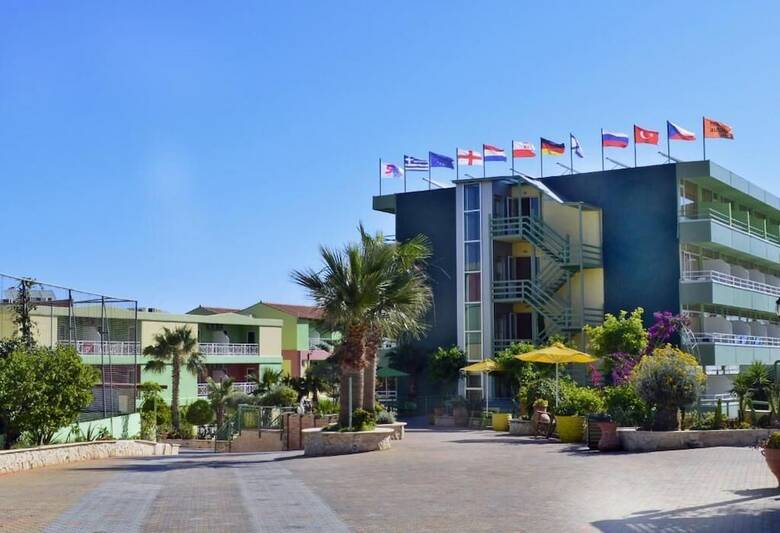 Hotel Eri Beach & Village