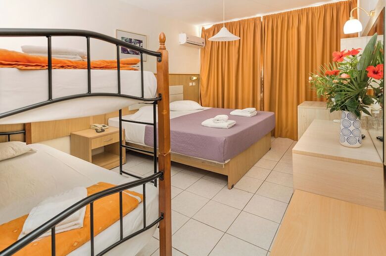 Hotel Eri Beach & Village