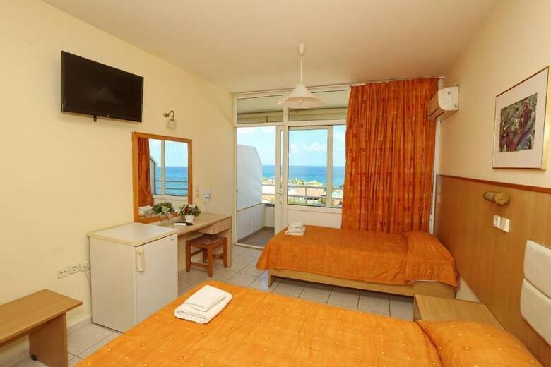 Hotel Eri Beach & Village