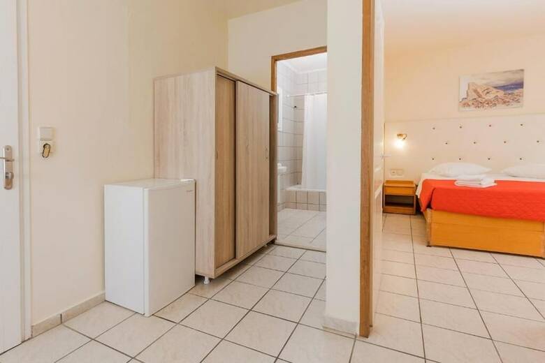 Hotel Eri Beach & Village