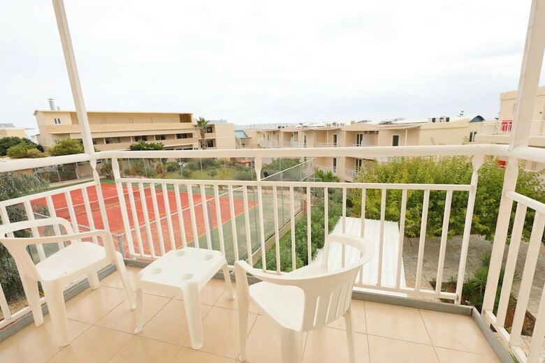Hotel Eri Beach & Village