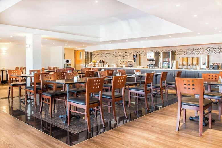 Quality Hotel Dorval