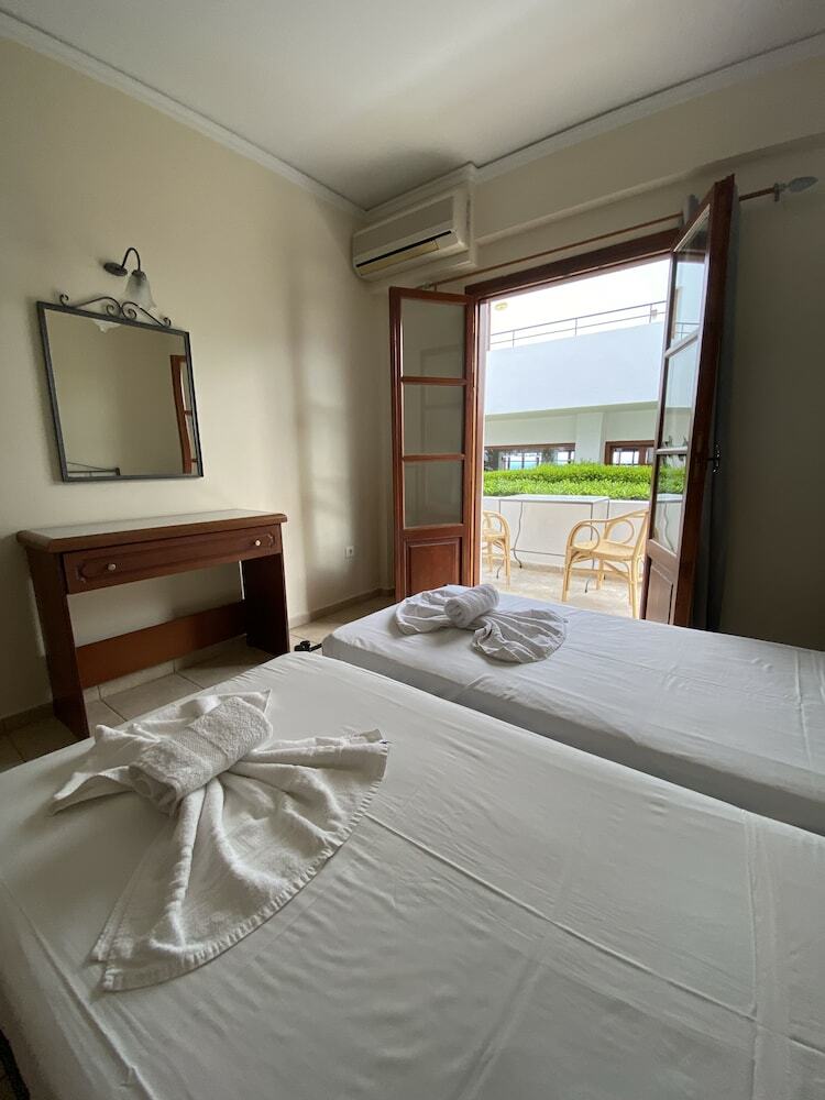 Hotel Amazones Village Suites