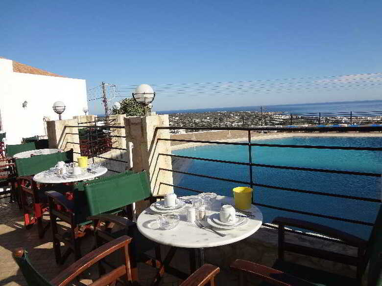 Hotel Amazones Village Suites