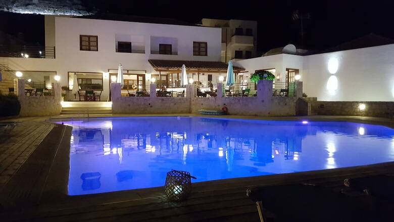 Hotel Amazones Village Suites