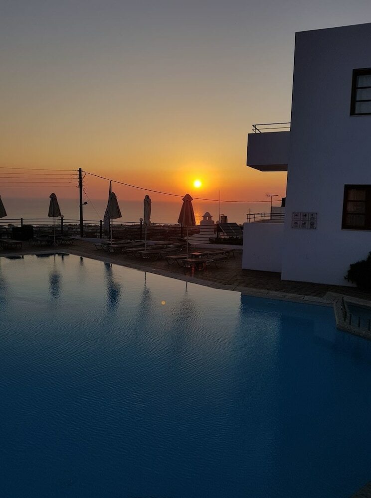 Hotel Amazones Village Suites