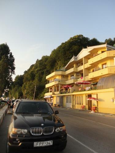 Sarpi Beach Apartment