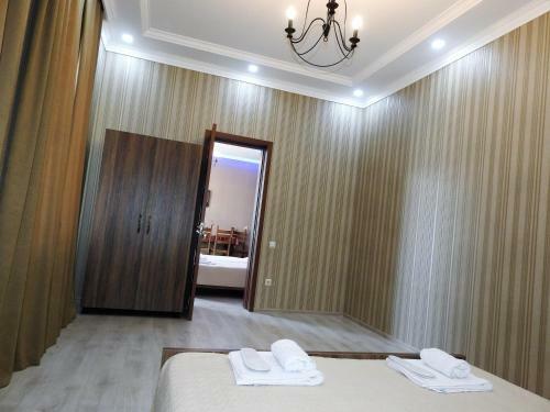 Hostal White Hotel