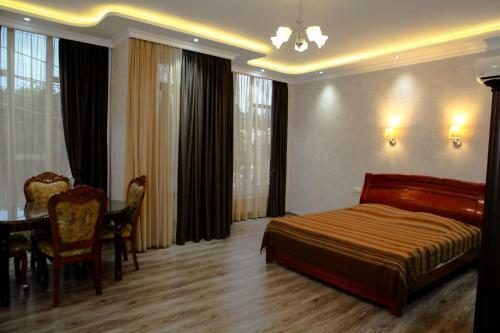 Hostal White Hotel