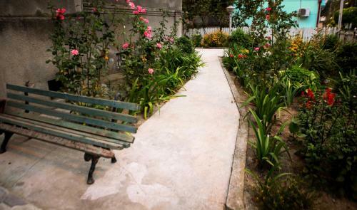 Hostal White Hotel