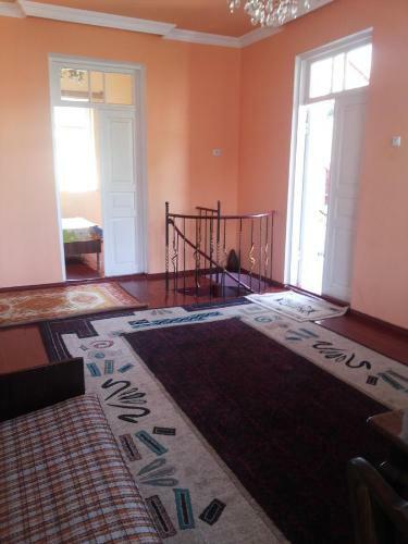 Hostal Guest House Ruslan