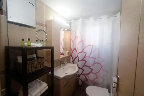 Metaxourghio Boutique Apartment