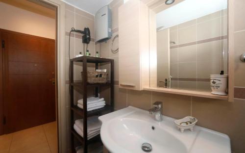 Metaxourghio Boutique Apartment