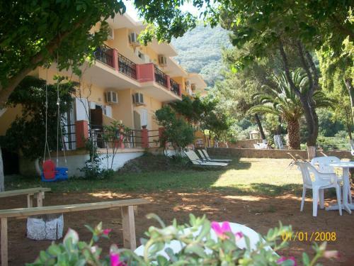 Hostal Ermones Mare