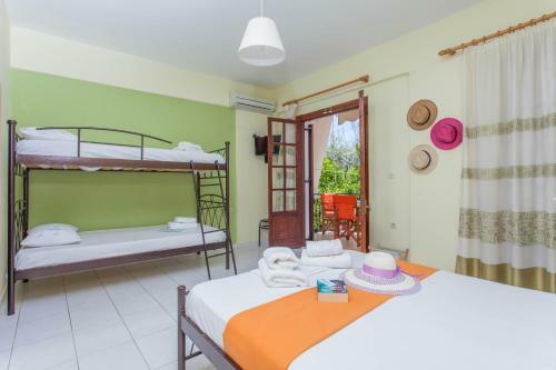 Hostal Ionio Sea Poros Studios