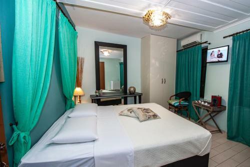 Hostal Elia Portou Rooms