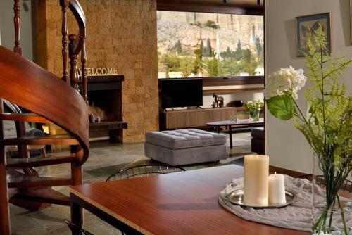 Apartment Karyatis