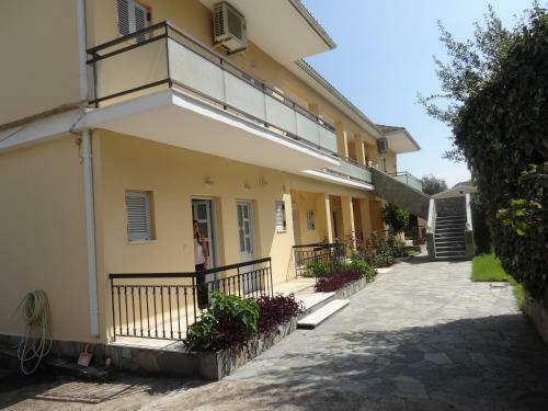 Dimitra Apartments