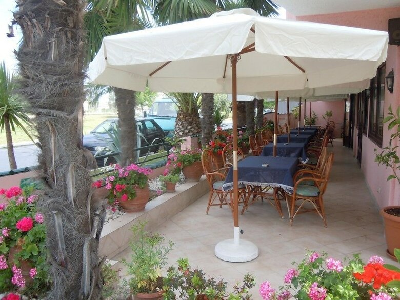 Hotel Tropicana