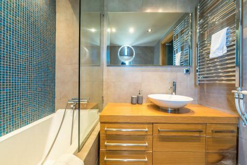 Two-bedroom Apartment With Sea View-glyfada