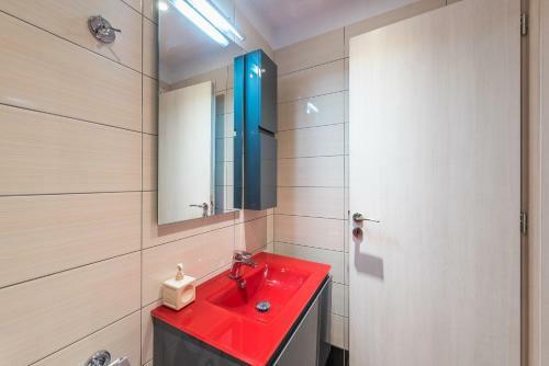 Two-bedroom Apartment-glyfada Center