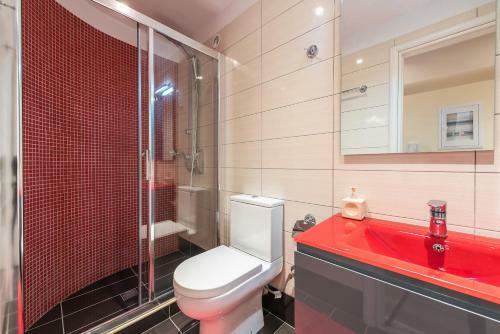 Two-bedroom Apartment-glyfada Center