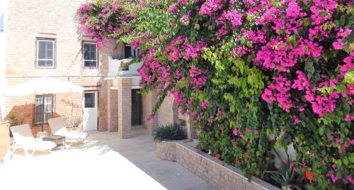 Hotel Le Petit Greek
