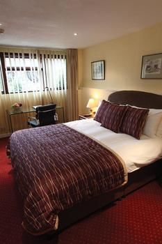 Hotel Henbury Lodge (.)