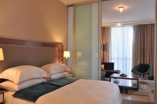 Harbour Bridge Hotel And Suites