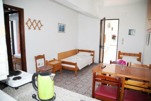 Yiannis Apartments & Studios