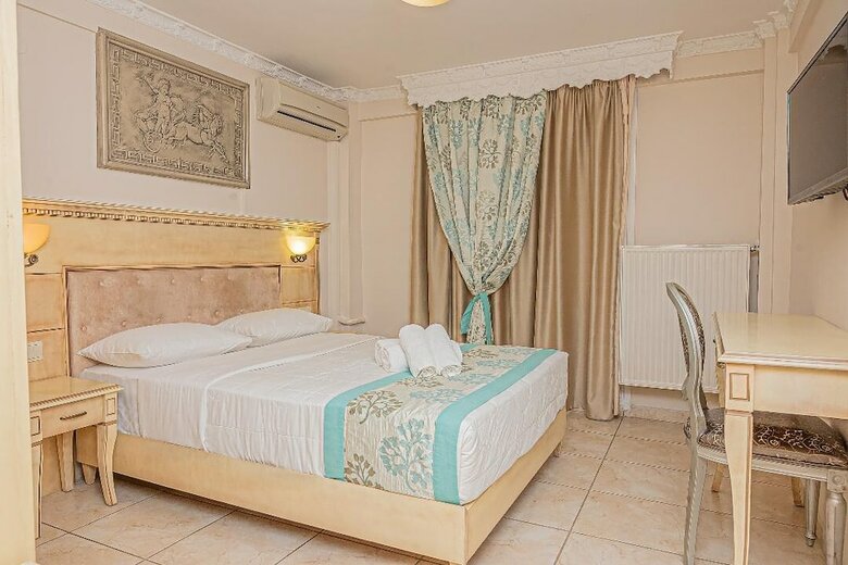 Parthenon Art Hotel
