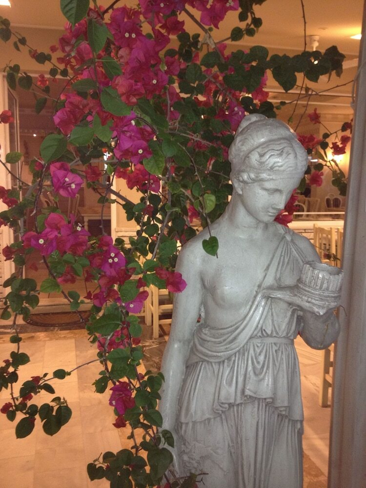 Parthenon Art Hotel
