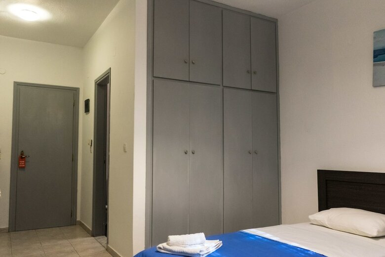 Hostal Polykratis Rooms