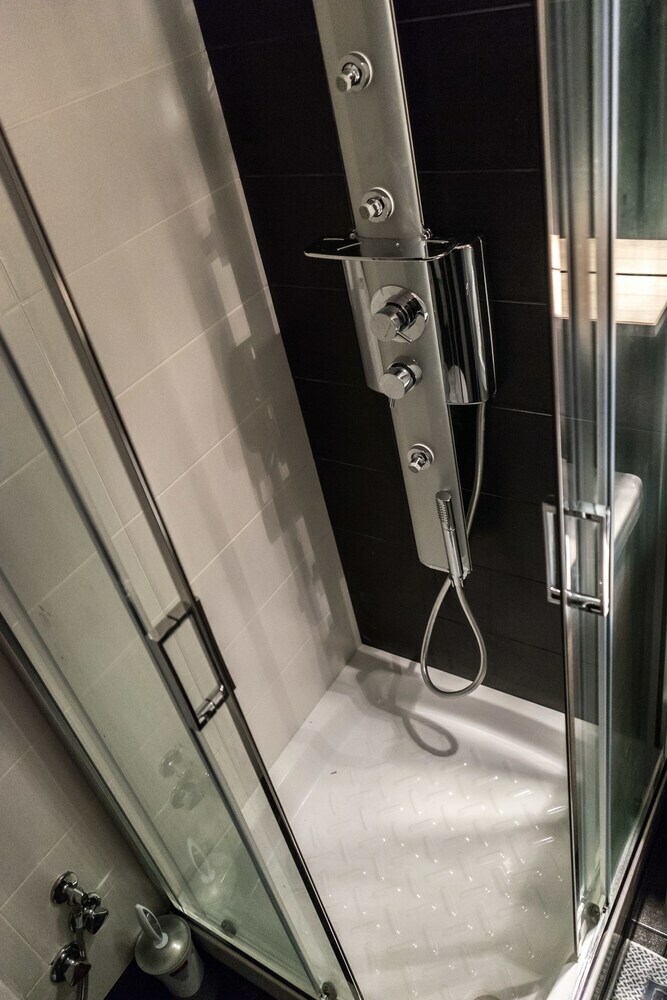 Hostal Polykratis Rooms