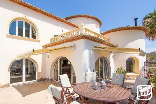 Abahana Villas Chaplin