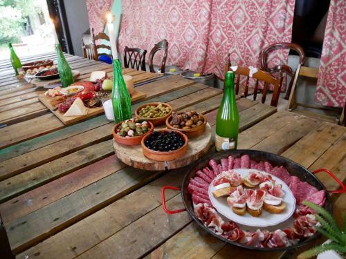 Bed & Breakfast Surf Camp San Sebastian