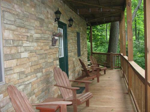 Arbor Den Log Cabin