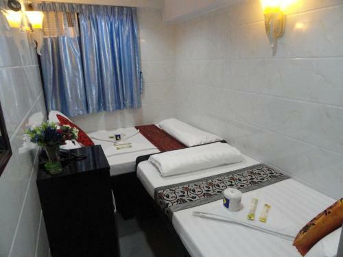 Hostal Dhillon Hotel