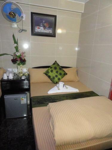 Hostal Dhillon Hotel