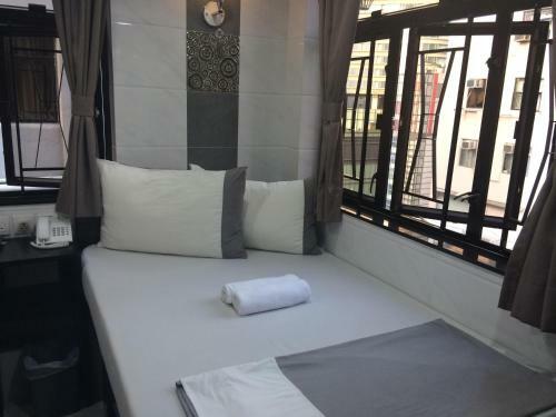 Hostal V Inn