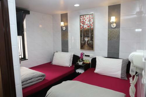 Hostal V Inn