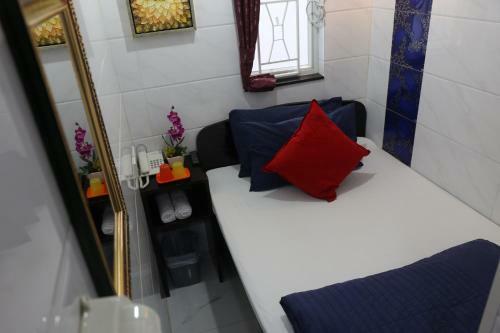 Hostal V Inn