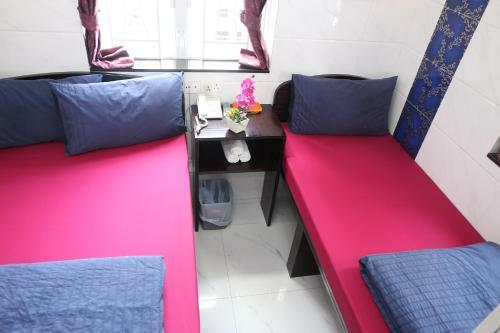 Hostal V Inn