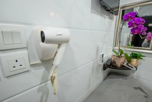 Hostal V Inn
