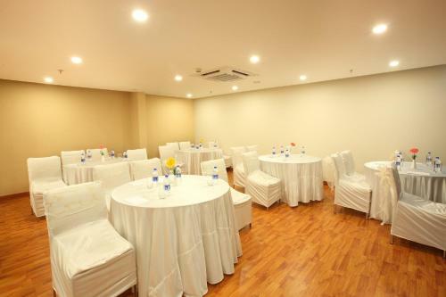 Hotel Starlit Suites