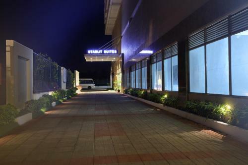Hotel Starlit Suites