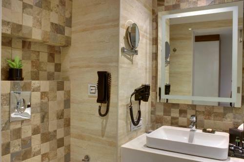 Hotel Ramada Encore Domlur Bangalore