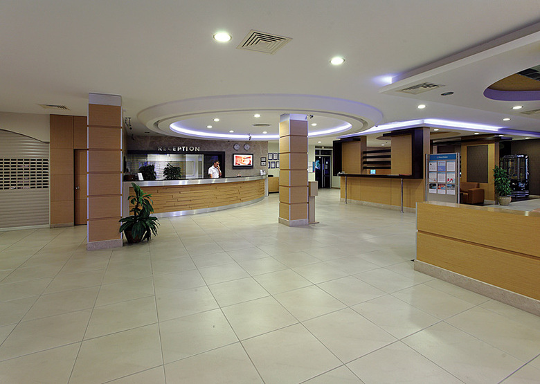 Julian Club Hotel