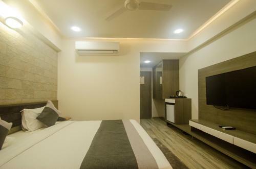 Hotel Grand Elegance