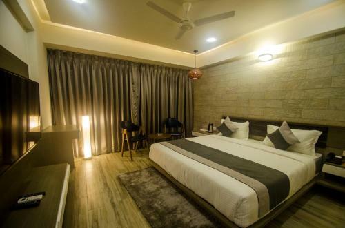 Hotel Grand Elegance